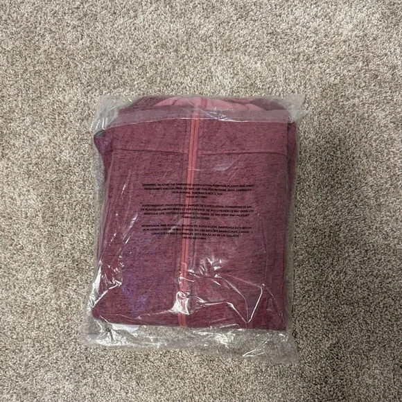 BNWT! Figs Essential Hoodie - Picture 4 of 4